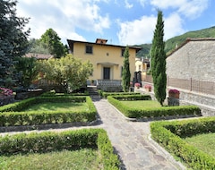 Toàn bộ căn nhà/căn hộ Villa With Pool In Chianti Rufina Area (6 Sleeps) (Roccacasale, Ý)