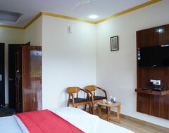 Damyanti Hotel And Resort (Bhimtal, India)