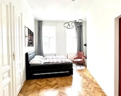 Koko talo/asunto Iconic Suite_@o&r (Wien, Itävalta)