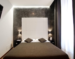 Hotel Cenci Bed & Breakfast Fontana Di Trevi (Rim, Italija)