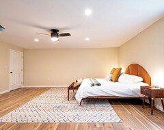 Hele huset/lejligheden New! Luxury Lodge 5 Min From Shenandoah Park&river (Front Royal, USA)