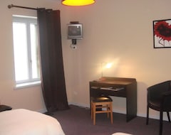 Hotel Logis - Du Commerce (Pierrefontaine-les-Varans, Francia)