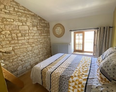 Casa/apartamento entero La Mansarde De L Abbaye (Cluny, Francia)