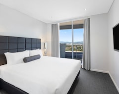 Hotel Meriton Suites Broadbeach (Broadbeach, Australia)