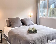 Entire House / Apartment Cozy N Comfortable,5 Mins To Airport (Wellington, New Zealand)