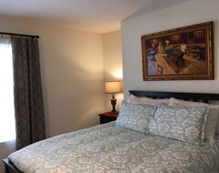 Toàn bộ căn nhà/căn hộ Traditional 2 Story House - Entire Place - 4 Bedrooms - 8 Guests (Cartersville, Hoa Kỳ)