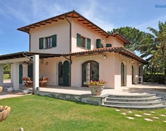 Tüm Ev/Apart Daire Villa in Marina Di Campo with 5 bedrooms sleeps 10 (Campo nell'Elba, İtalya)