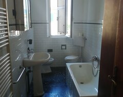 Casa/apartamento entero Apartment I Floor In A Detached House (Carrara, Italia)