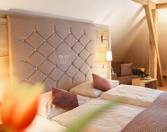 Khách sạn Premium Double Room With Terrace - Hotel Krone (Mondsee, Áo)
