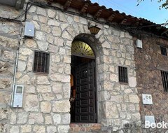 Koko talo/asunto Bodega Tipica En El Molar Sin Camas Ni Dormitorios (El Molar, Espanja)