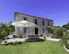 Toàn bộ căn nhà/căn hộ Pretty Charentaise villa with enclosed garden, private heated pool, sleeps 8 + 2 (Chérac, Pháp)