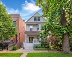 Hele huset/lejligheden Roscoe Village Inn | Guesthouse | Walk to Chicago's Wrigley Field (Chicago, USA)