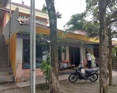 Oyo 898 Joglo Family Hotel & Homestay (Mungkid, Indonezija)