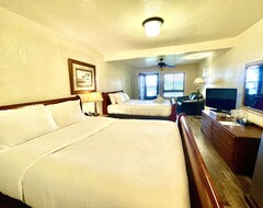 Khách sạn Lake View Queen Guest Room With Two Queens, Sleeper Sofa And Deck Overlooking Lake Ouachita. 1 Bedroom Hotel Room By Redawning (Story, Hoa Kỳ)