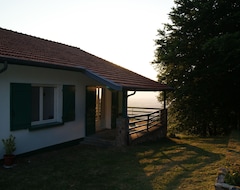Cijela kuća/apartman Gîte Of The Squirrel, Independent, Not Overlooked, On Property Of 7000m2 Of Wood (Saint-Haon-le-Vieux, Francuska)