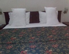 Hotel Lou Ralph (Accra, Gana)