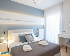Toàn bộ căn nhà/căn hộ Luxury 4 Bedrooms Apartment Near Flisvos Marina (Piraeus, Hy Lạp)
