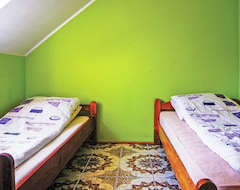 Tüm Ev/Apart Daire 6 Bedroom Accommodation In Solec Wlkp (Krzykosy, Polonya)