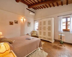 Toàn bộ căn nhà/căn hộ Vacation Home Hillside Pretty Home In CittÀ Della Pieve - 8 Persons, 3 Bedrooms (Città della Pieve, Ý)