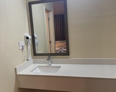 Otel Red Roof Inn Haltom City (Haltom City, ABD)