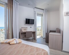 Khách sạn Hotel Baby (Rimini, Ý)