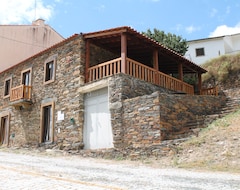Hele huset/lejligheden Rustic House With 3 Bedrooms And 2 Bathrooms With Private Spa And Views Of Mountains And River. (Vimioso, Portugal)