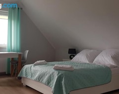Cijela kuća/apartman Apartamenty Maja -Pokoje - Domy wakacyjne -Basen Podgrzewany -Jacuzzi - Sauna (Leba, Poljska)