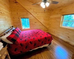 Koko talo/asunto Brand New Log Home Well Appointed, Great Location With Ac, Wifi, Cable, Fireplace, Firepit (Bethlehem, Amerikan Yhdysvallat)