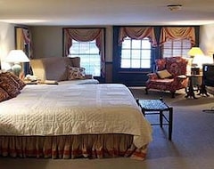 Bed & Breakfast Highlands Inn (Highlands, USA)