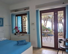 Cijela kuća/apartman Mini Apartments With Beach Access, Panoramic Sea View, Garden (Orosei, Italija)