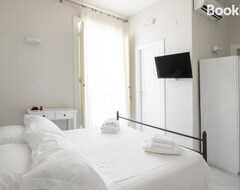 Hotel Effe Suites (Nápoles, Italia)