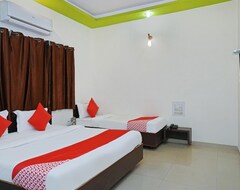 Khách sạn OYO 24551 Hotel Shirdi Sai Inn (Shirdi, Ấn Độ)