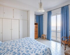 Toàn bộ căn nhà/căn hộ 5 Bedroom Accommodation In StalettÃ¬ (Stalettì, Ý)