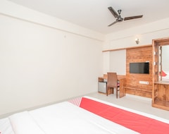 Hotel OYO 12045 Pinewood Premium Suites (Bangalore, Indija)