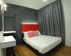 The Red Hotel (Jenjarom, Malaysia)