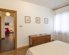 Toàn bộ căn nhà/căn hộ furnished apartment for 4/6 people in the heart of the Italian Riviera (Avegno, Ý)