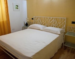Hotel Villa Imago Orchid Room (Morro d'Oro, Italy)
