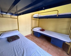 Nhà nghỉ The Kaya Backpackers Rooms (Tiruchirappalli, Ấn Độ)