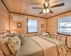 Toàn bộ căn nhà/căn hộ New! Updated Cabin W/ Fire Pit: 2 Mi To Utv & Hike (Hodgenville, Hoa Kỳ)