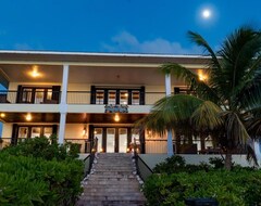 Koko talo/asunto Serenity Of San Salvador, Bahamas (Cockburn Town, Bahamas)