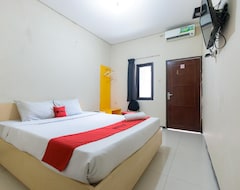 Hotel Reddoorz @ Osuko Residence Sukomanunggal Jaya (Surabaya, Indonesia)
