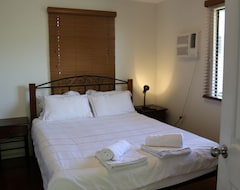 Toàn bộ căn nhà/căn hộ Fully-furnished, Family & Pet-friendly Home 100m The Water. Sleeps 12 (Wynnum Manly, Úc)
