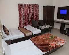 Hotel Aura Deluxe (Delhi, Hindistan)