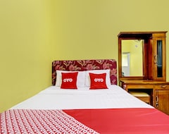 Hotelli Oyo 92792 Umi Rahayu Guesthouse (Semarang, Indonesia)