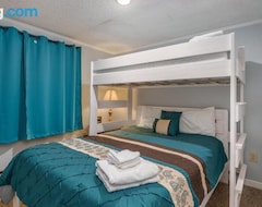 Entire House / Apartment 1 Bedroom Condo Unit 219 (Snowshoe, USA)
