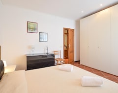 Cijela kuća/apartman 4 Bedroom Accommodation In Villamblard (Villamblard, Francuska)