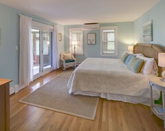 Tüm Ev/Apart Daire Sleeps 12, Amazing View And A Sports/tennis Court (Edgartown, ABD)