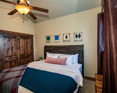 Toàn bộ căn nhà/căn hộ New! Exquisite-mountain Luxury Private Ranch-5 Bedrooms-sauna/massive Views/decks-on 140 Acres!! (Dulce, Hoa Kỳ)