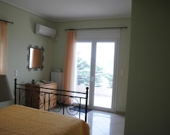 Serviced apartment Skroponeria View Apartments (Chalkida, Greece)