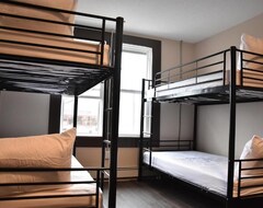 Khách sạn Canmore Hotel Hostel (Canmore, Canada)